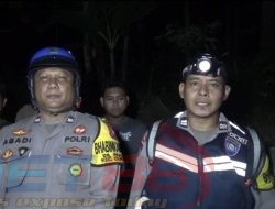 Duo Bhabin Polres Bondowoso Kolaborasi Bangun Jalan Rusak Di Binakal
