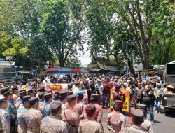 Sejumlah Masyarakat dan Aliansi LSM Situbondo, Luruk Kantor Pemkab dan DPRD Situbondo