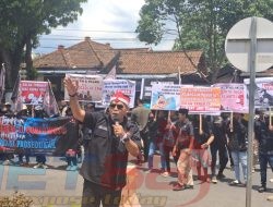 Laskar Jahanam Geruduk PN dan Kejari Bondowoso