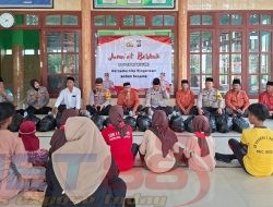 Polsek Besuki Dan Polres Situbondo Gelar Jumat Berkah di Desa Demung