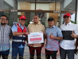 PT. Semen Padang Berikan Bantuan 1.000 Pcs Dumbag untuk Kabupaten Solok