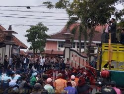 FPBM Demo Kantor Bupati Pamekasan, Tuntut Penertiban LSM dan Perlindungan Usaha Rakyat