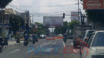 Reklame Aset Pemkab Magetan Dipakai Ucapan HUT Partai, Ada Pembiaran Sistemik di Balik Netralitas Negara?