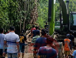 Gejolak Tambang Sayutan Parang Memanas, Warga Ancam Bakar Alat Berat