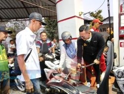 BASHRA BIP Borong 6 SPBU Sehari! Ratusan Pengendara Di Pamekasan Dapat Pertalite Gratis
