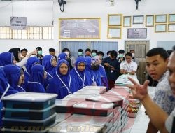 Keren! 64 Siswa SMPIT Al-Irsyad Pamekasan Outing Class di Lapas Narkotika, Belajar Sadar Hukum dan Tolak Narkoba